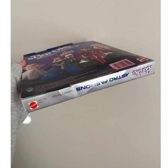 LOT OF 3 Barbie 1985 Astronaut Doll and 2 Separate Outfits - Picture 15 of 15